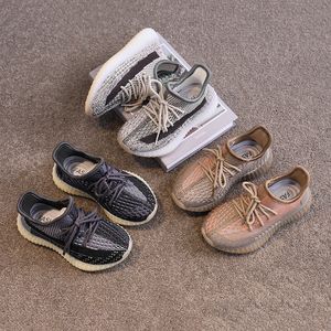 Skor designer sneakers barn baby knaye west tränare spädbarn barn pojkar och flickor chaussures häll enfanter vår sommar höst