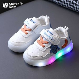 Tamanho 21-25 Sapatos da criança do bebê com luzes do diodo emissor de luz Sapatos luminosos bonitos para crianças meninos meninas brilhando sapatos casuais Sapatilhas de luz de fundo G1025