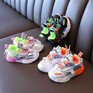 Baby Fashion Show Shoes para Meninas Meninos Sapatilhas Coloridas Bebê Bebê Fundo Ano Exterior Respirável Crianças Para 1-6 Anos 210326