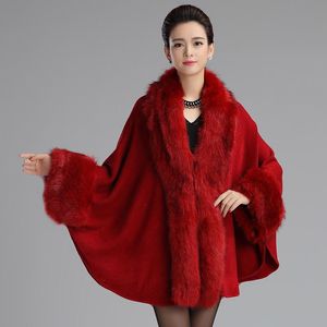 Sciarpe Capispalla caldi Mantello Rosso Nero Bianco Autunno Inverno Grande mantello Poncho sciolto con grande scialle di pelliccia