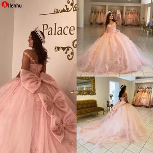 Różowe Quinceanera Suknie Lace Up Appliqued Off The Ramię Bow Princess Ball Suknia Prom Party Nosić Sweet Dress Vestidos Masquerade WJY591
