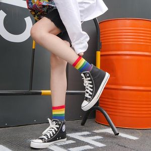 Носки Hosiery Мода Пара Мужчины Женщины Хлопок Harajuku Радуга Печать на полоску Милый хип-хоп Улица Скейтборд Счастливого смешного