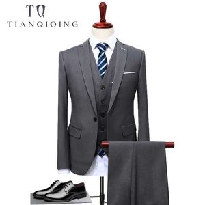TIAN QIONG 2017 Famous Brand Mens Suits Wedding Groom Plus Size 4XL 3 Pieces(Jacket+Vest+Pant) Slim Fit Casual Tuxedo Suit Male X0909