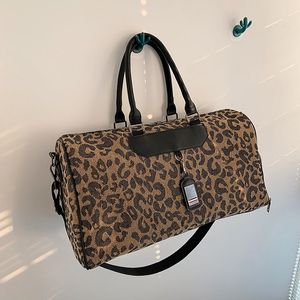 Rosa sugao axel crossbody tote bags resväska lyx hög kvalitet stor kapacitet handväska kvinnor mode designer tjej leopard shoppingväska handväskor hbp