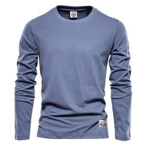 男性のための100％の綿長袖TシャツのためのソリッドスプリングカジュアルメンズTシャツ高品質男性トップスクラシック服メンズ220312