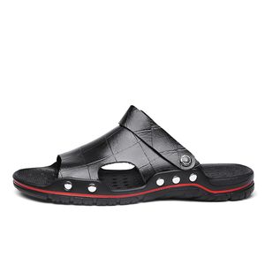 Utomhus gräsmatta sandaler grossist luxurys designers flip-flops mjuka botten trendiga sandstrand skor