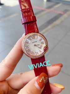 Klassisk mor till Pearl Shell Watch Nya Kvinnor Rose Guld Rostfritt Stål Kristall Diamant Armbandsur Lady Roman Number Clock 30mm