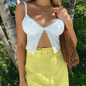 Damskie zbiorniki Camis Single Button Ruchedcamis Sexy Splice White Lato Camisole Ladies Casual 2022 Moda Cropped Top Koronki Kobiety