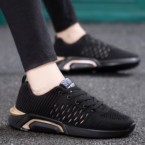 Top Quality 2021 Chegada Homens Mulheres Esportes Correndo Tênis Moda Preto Branco Branco Corredores Respiráveis ​​Exterior Tênis Tamanho 39-44 WY10-1703