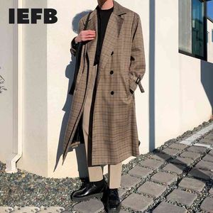 IEFB / Mäns Slitage Midlängd Trench Coat Plaid Print Koreanska Handsome Oversize Spring Knä-High Windbreaker Dubbelbröst 9Y3943 210524