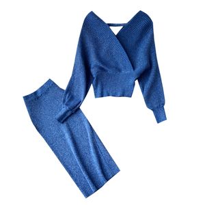 Damska wysoka talia jaskrawa jedwabna dzianina torba biodrowa spódnica Dwuczęściowa moda sweter V-Neck Sweter Bat Sleeve Dwuczęściowe zestawy damskie GD123 210708