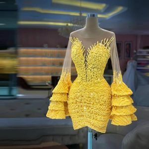 Żółty Krótki Krótki 2021 Prom Dresses Luksusowy Z Długim Rękawem Jewel Neck Custom Made Proste Kryształy Kwiat Koronki Mini Długość Kobiety Koktajl Suknie