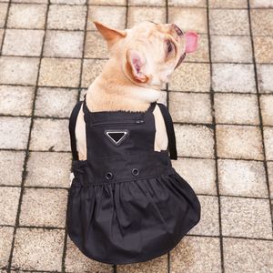 デザイナーズペットドレスベストスカートレターメタルロゴペットドレスドッグアパレルパーティースタイルブルドッグ犬服