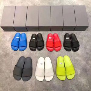 Paris Yeni Mektup Çift Terlik Spor Rahat Platformu Bayanlar Sandalet Moda Düşük Topuklu Hafif Kadın Plaj Ayakkabıları Marka Tasarım Erkek Flip-Flop