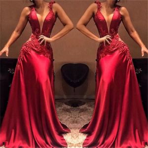 Sexiga röda aftonklänningar Remmar Lace Applique Plunging V Neck Satin Golvlängd Custom Made Plus Size Prom Celebrity Party Gown Vestido 401 401