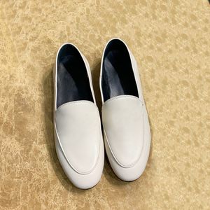 Yüksek Kaliteli Tasarımcı Düz ​​Topuk Bayan Elbise Ayakkabı Trample Tembel Tekne Loafer'lar Hakiki Deri Klasik Toka Yuvarlak Toes Terlik Rahat Eğlence Fabrika Ayakkabı