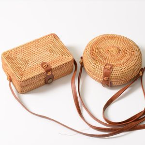 Designer Shoulder Bag Rattan Väskor Vävd One-Shoulder Round Square Straw Crossbody Lady Bamboo Purse Present Retro Dekoration