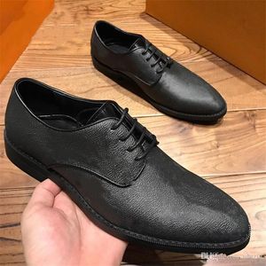2021 Mens Dress Shoes Lace Up Luxury Designer Shoes أصلي جلود حذاء Brogue Business Black Leather with Gold Thread Meta Meta