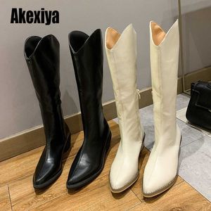 2021 Nya Ins Women Beige High Heels Wedges Long Boots Lady Riding Cowboy Boots Höstdesigner Pekade Toe Knä-High Boots U848 Y0914