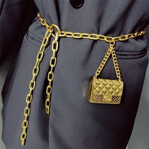 Mode lyxiga designer kvinnor kedja bälten för byxor klänning mini vintage midja guld metall väska midjeband kropp smycken tillbehör 220301