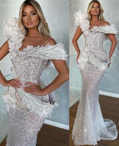 2022 Plus Size Arabo Aso Ebi Sparkly Mermaid Abito da sposa sexy Sheer Neck Perline Abiti da sposa Abiti ZJ440