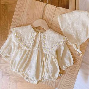 Moda Born Baby Daisy Romper Jesień Kwadrat Kołnierz Z Długim Rękawem Bawełniane Ubrania Niemowląt Koronki Kombinezon Toddler Stroje 210816