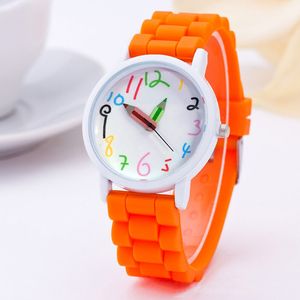 Classic Mens Quartz Watch 40mm Stainless Steel Wristband Womens Watches Fashion Wristwatches Digital Wristwatch Montre de luxe Gifts