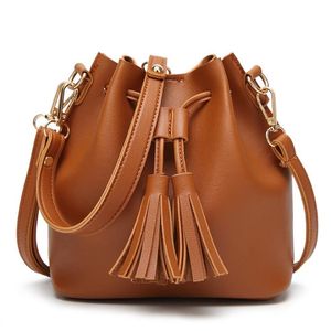 HBP Promotion Price Fashion Color Tote Ladies Väskor Portable Leather T Bag med Tassel Shoulder
