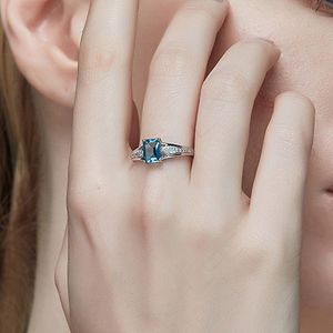 Fashion refined blue crystal aquamarine topaz gemstones diamonds rings for women white gold silver color jewlery bijoux bague