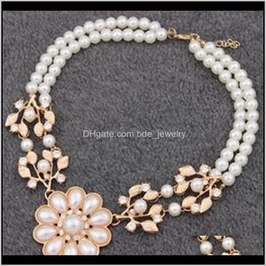 Naszyjniki wisioranki wisiorki biżuteria Wholesale kobiety luksus symulowany łańcuch perłowy kryształ kryształ kwiatowy