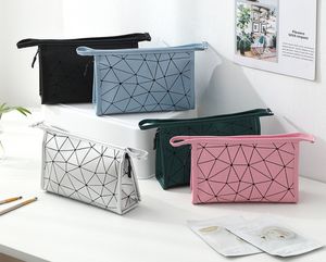 The latest 26.5X9.5CM lattice makeup storage bag, multi-functional and large-capacity, a variety of styles to choose from, support customized logo