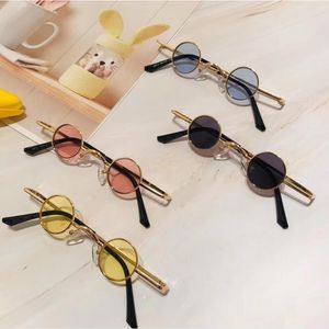 Dzieci Okulary Przebarwienia Metalowe Okulary Girls Street Shoot Wklęsłe Modelowanie Sunglass Arrow Kids Beach Anti-UV Okulary Zyy780