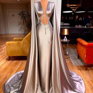 Arabiska Silver Mermaid Evening Klänningar Se igenom V Neck Party Klänningar med Wraps Red Carpet Fashion Prom Dress Vestidos