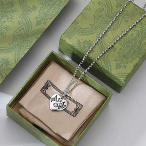 Fashion Designer Necklaces luxurys men's and women's Vintage Sterling Silver Love Pendant Necklaces Simple versatile jewelry Gifts for boyfriend style very good