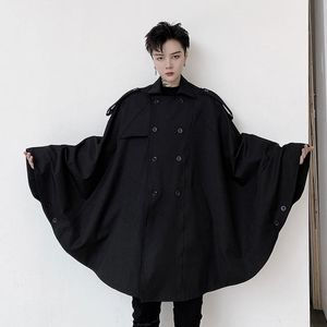 Männer Trenchcoats 2021 Herbst Zweireiher Cape-Typ mit Ärmeln Windjacke Mantel Mantel Schwarz Mittellang Übergroß