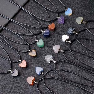 Naturliga kristallstenar hjärta hängsmycke halsband för kvinnor män älskare party club mode smycken med rep kedja