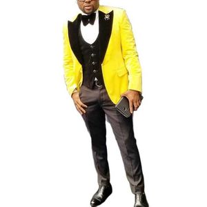 Resmi Balo Erkekler Akşam 3 Parça Sarı Ceket Siyah Pantolon Yelek Ile Slim Fit Düğün Smokin ile Afrika Erkek Moda Setleri X0909