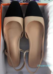 Sandali con scarpe piatte abbinate alla moda in vera pelle nero/beige