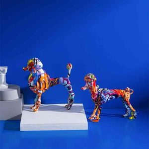 Kreativ färg 2st / set Painted Graffiti Poodle Art Dog Decorations Home Entrance Wine Cabinet Office Decor Resin Crafts 210804