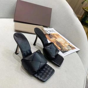 2021Top Kvalitet Kvinna Lido Sandaler Square Toe High Heels Open-Toe Woven Flat Slippers Designer Sommar All-Match Stylist Shoes Heel 8cm