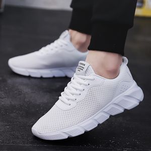 2021 Przyjazd Wysokiej Jakości Buty do biegania Sport Męskie Kobiety Super Lekki Oddychający Siatka Tenis Outdoor Sneakers Duży rozmiar 39-47 Y-W705