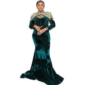 Plus Size Green African Prom Dresses For Black Girls Velvet Mermaid Long Evening Dress Elegant Long Sleeve Formal Party Gowns With Appliques Lace Special Occasion