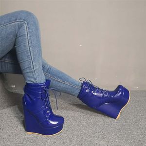 手作りの女性の実際の写真ウェッジヒールのブーツクリスクローズ靴ひもパテントレザー足首ブーティイブニングパーティーウエディングファッション冬の青い靴D640