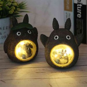 Hayao Miyazaki Animacja Totoro Figurki Model Zabawki LED Night Light Toy Anime Totoro Star Resin Home Decoration Zabawki Dla Dzieci Prezent 210811