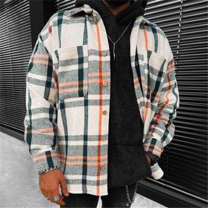 Frühling Casual Umlegekragen Knopfhemd Männlich Harajuku Tops Streetwear Mode Langarm Plaid Gedruckt Hemden Für Männer 211214