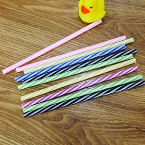 Återanvändbar plaststrålar Färgrik Plast Stripe Drinking Straw för JAR Cups Familj eller Party SN5286