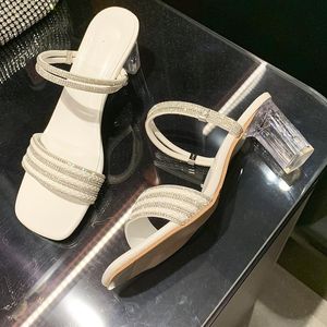 Terlik Kadın Moda Yaz Kristal Sandallar Rhinestone Topuklu Ayak Parmağı Plaj Slaytları Kapalı Ytmtloy House Zapatillas Casa Mujer