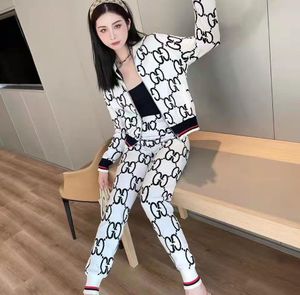 Kvinnor Tracksuits Kahki Color Womens Sticked Sports Suit Two Piece Pants Presbyopia Letter Lzipper Cardigan Jacket + Rope Elastic midja Radish Leggings iavs