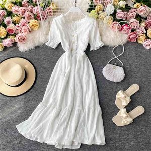 女性の白いドレス夏のエレガントなVネックシングルブレストショートフレアスリーブビンテージドレス女性韓国のシックなローブMujer 210623