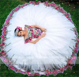 2022 Vinatge Floral Applique Quinceanera Vestidos Bola Vestidos fora do ombro frisado de cristal Tule Prom doce 16 vestido inchado